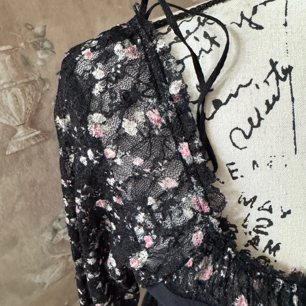 FREE PEOPLE JOSIE FLORAL YOKE LONG SLEEVE TOP SMALL BLACK PINK